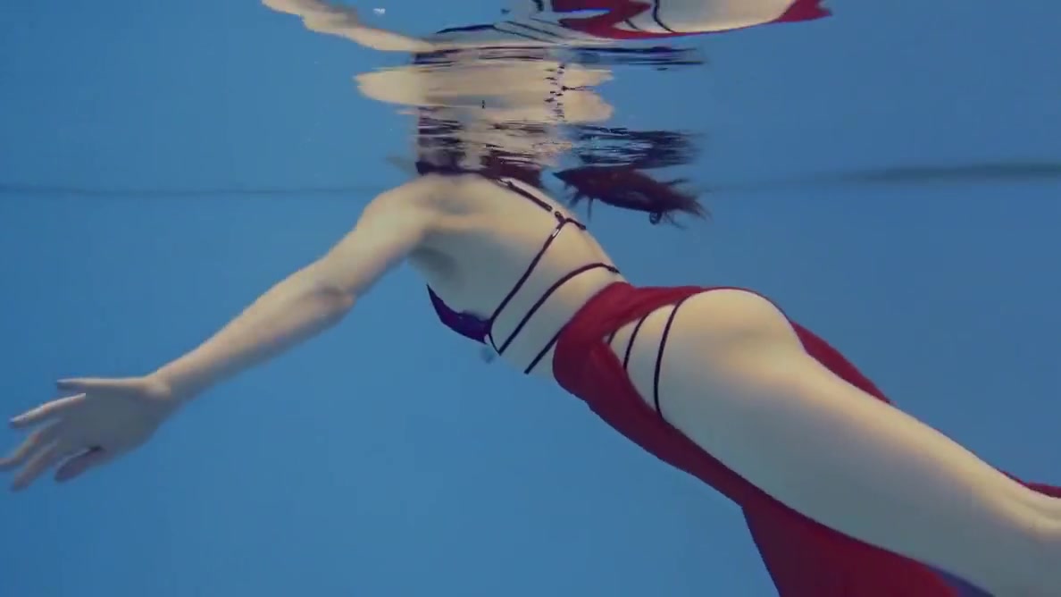 Hottest Russian Babes In The Swimming Pool In 4k