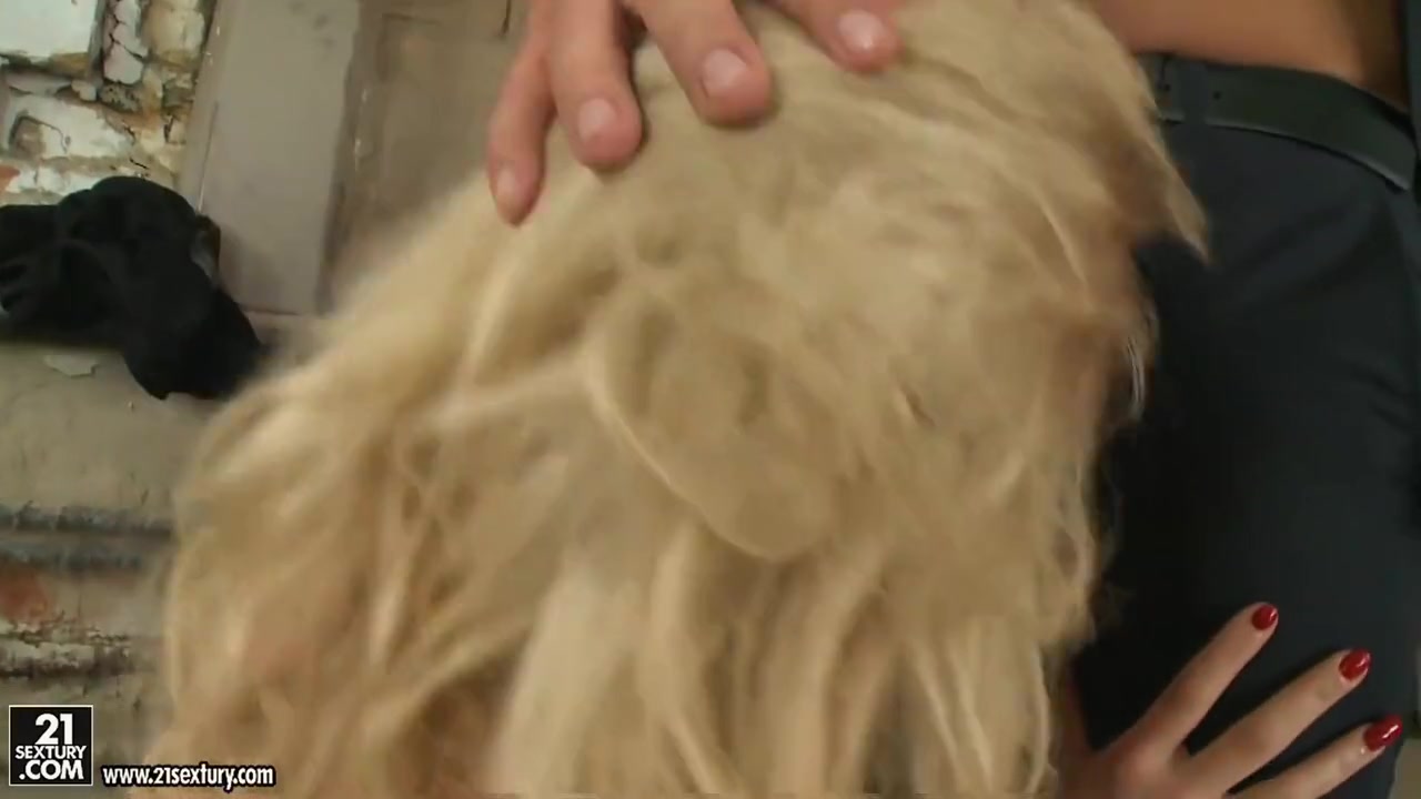 Blonde Gets A Hot Dp With Anita Blonde And Anita Hengher