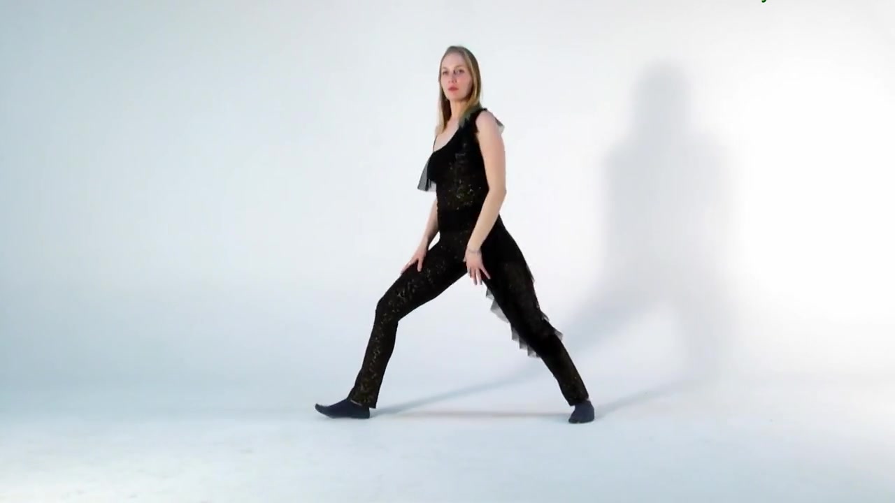 Sofy A And Sofya Belaya In Staggers With Elegant Stretching In The Video