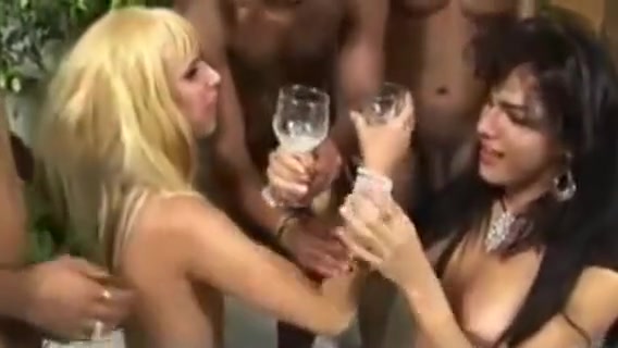 2 Shemales Double Penetrated