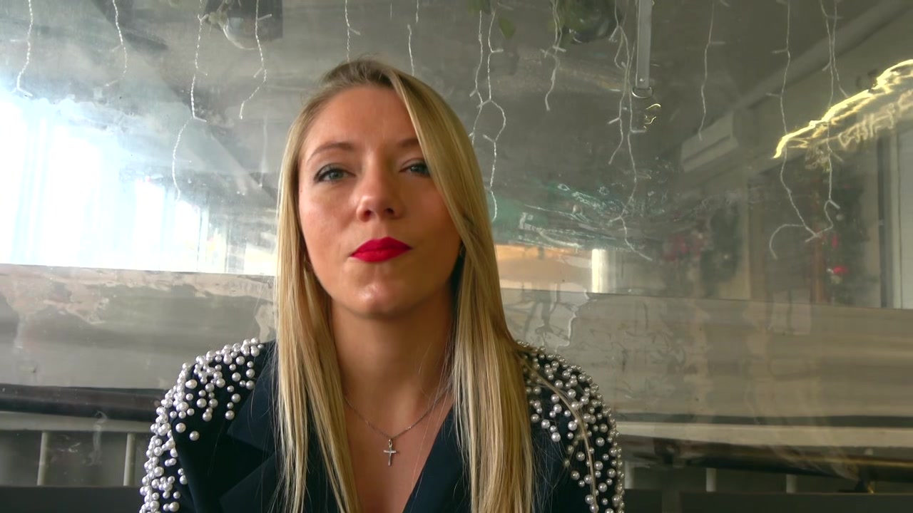 Savannah Bond's Stormy Consultation - Jacquie et Michel TV