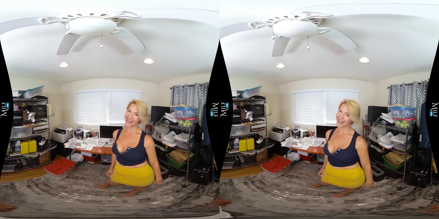 Twerking from Home - MILFVR