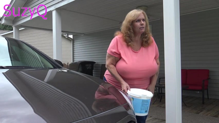 SuzieQ Big Boobs Car Wash