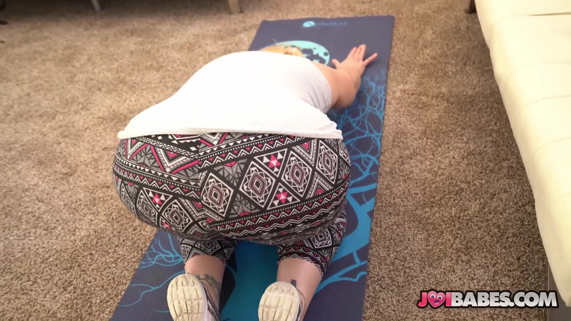 Yoga Stepmom Selah Rain Gives Jerk Off Instructions To You