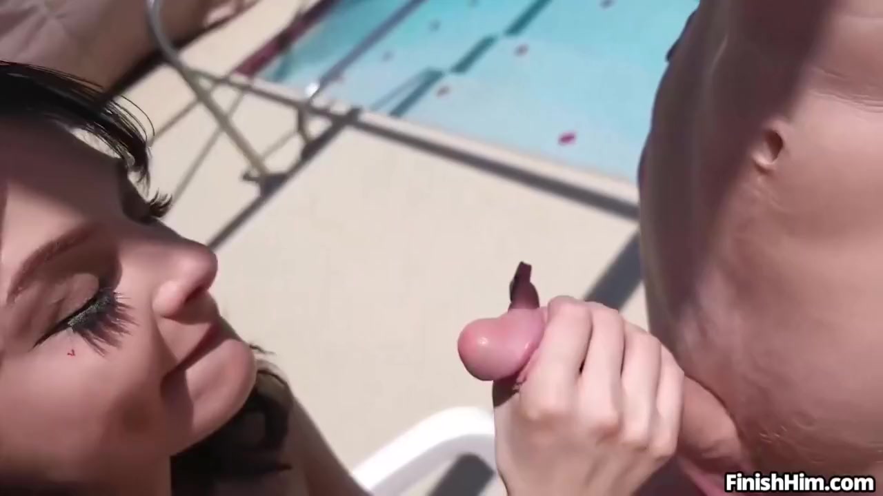 Teener Josie Jo Gets A Messy Cumshot In Her Mouth From A Super Little Blowjob