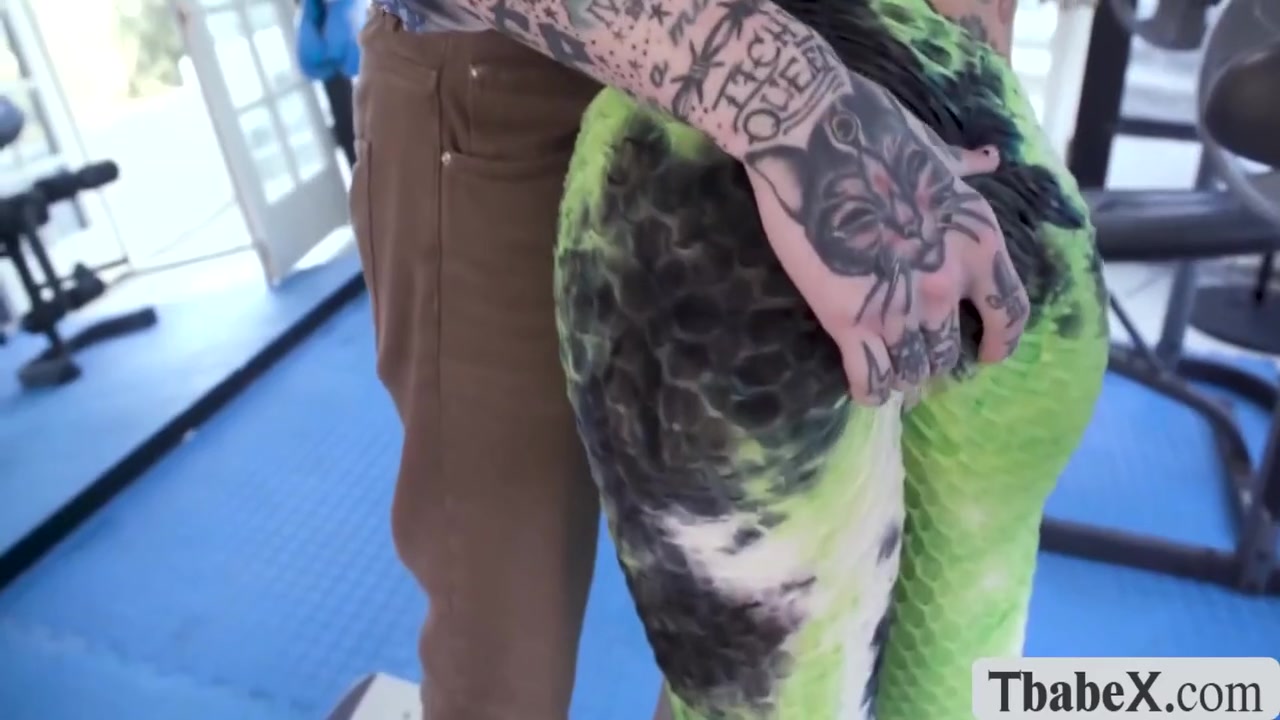 Steve Rickz And Janie Blade - Instead Of Massaging He Fucks His Ts Clients Ass