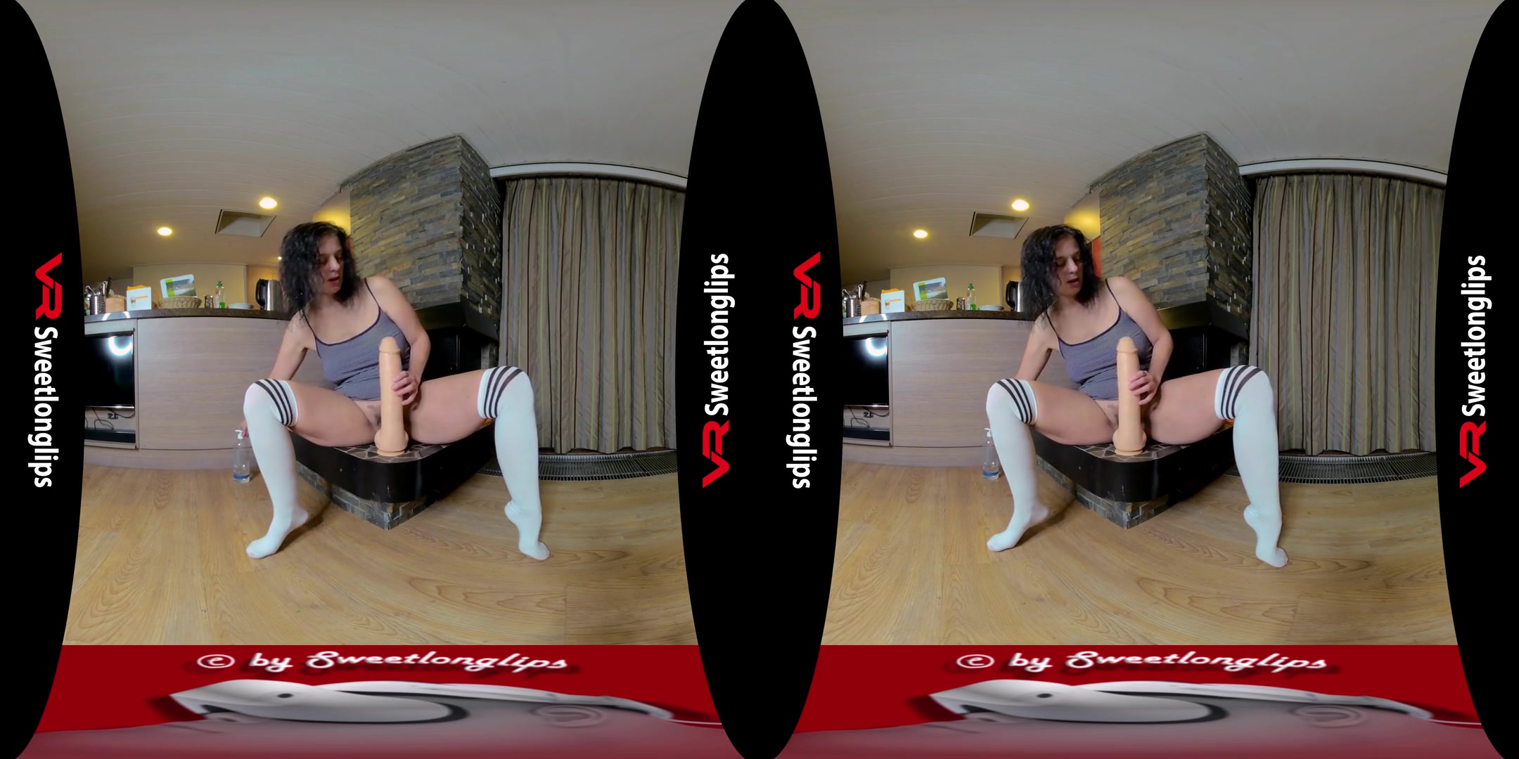 XXL - Dildoritt am Kamin; Solo Amateur MILF with a Huge Dildo