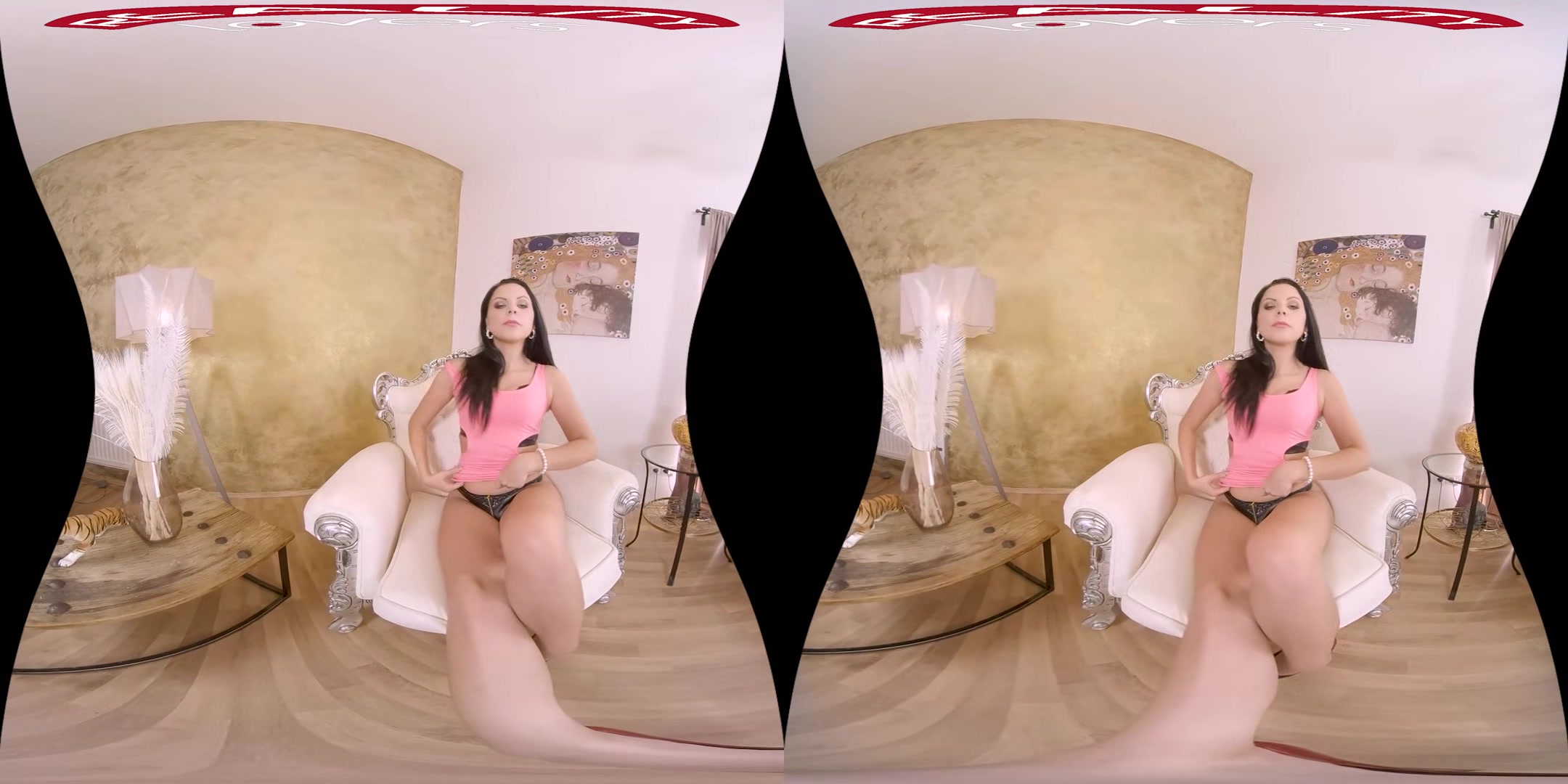 Amazing Julia - RealityLovers