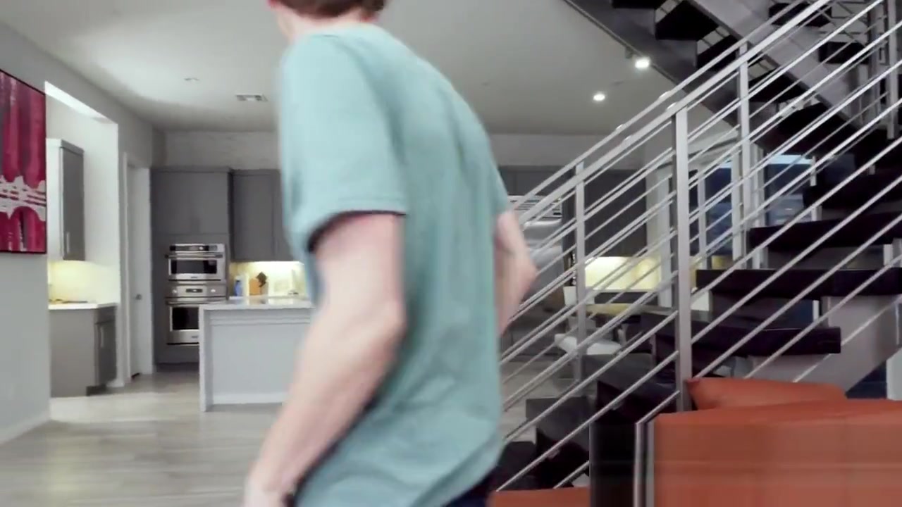Cooking redhead steams up the kitchen by banging her stepbro on the floor