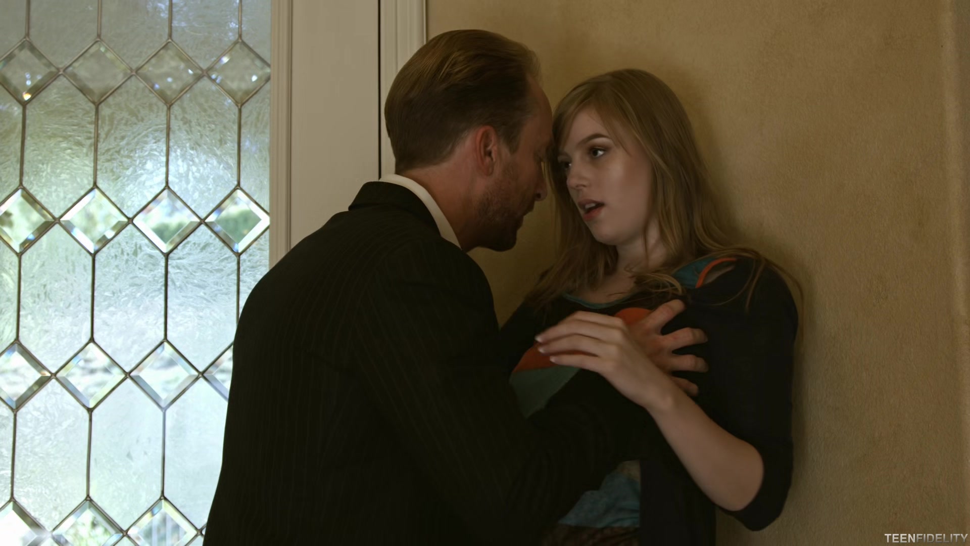 Swipe Right - Starring: Dolly Leigh - PornFidelity