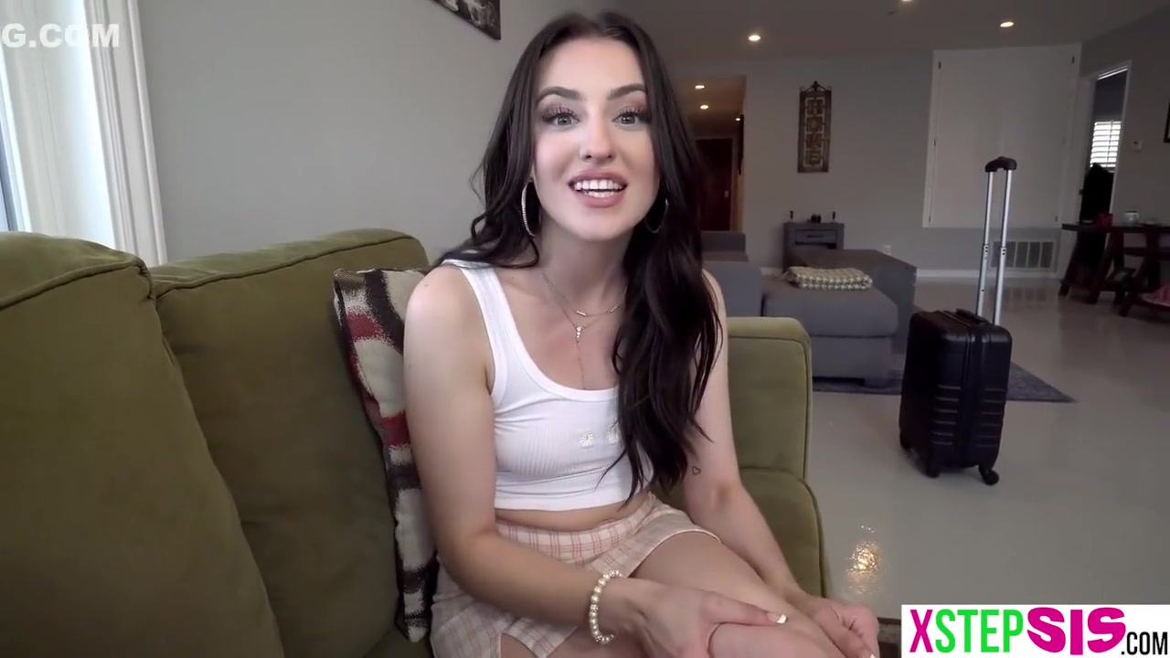 Big Ass teen 18+ Stepsister Was Crazy And Wanted To Do Porn With Aubree Valentine