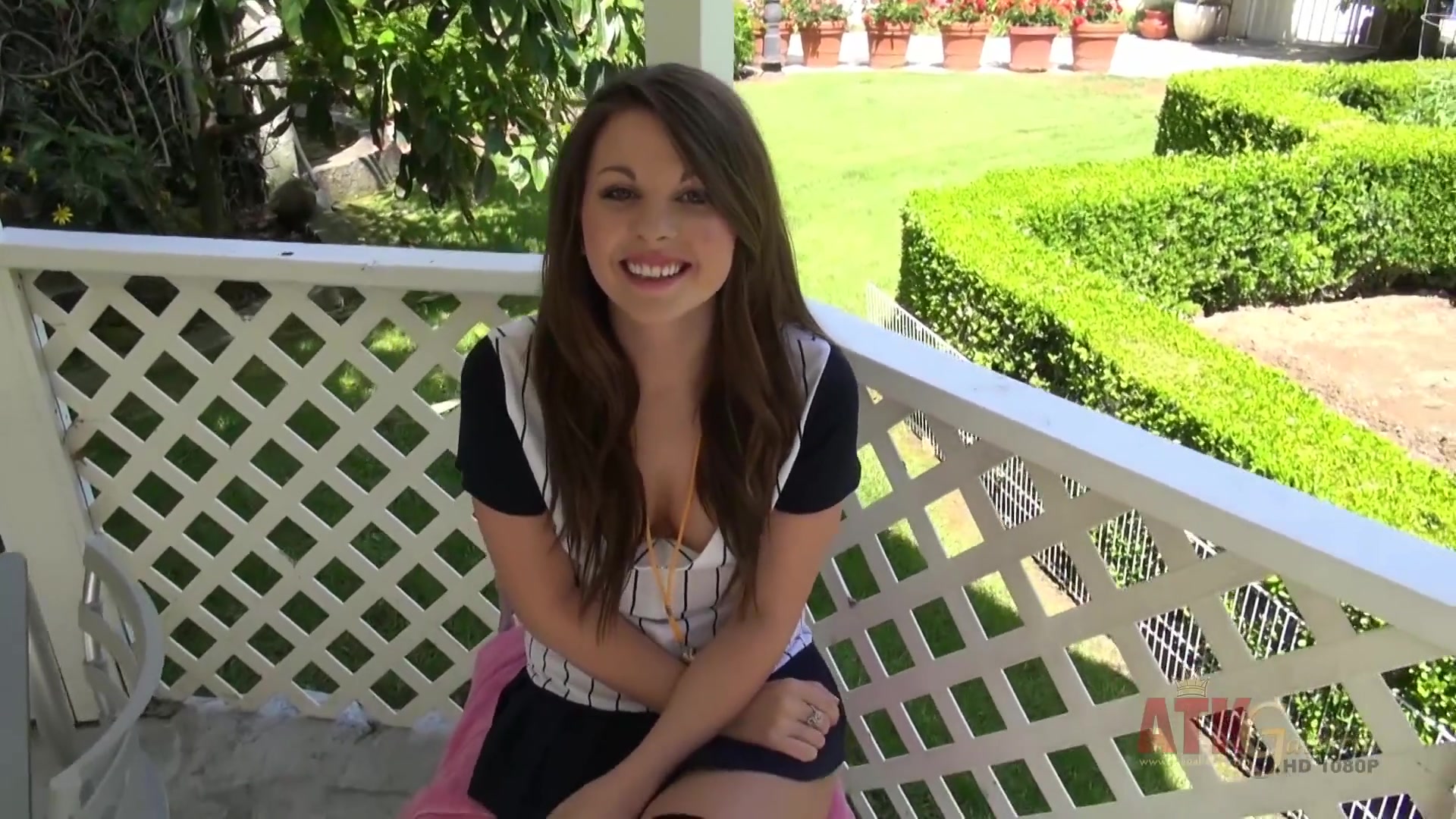 Sexy teen showing her body at casting