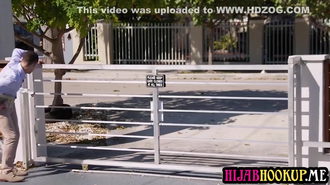 Neighbor Catches Unfaithful Arab teen 18+ Taking Off Her Hijab - Binky Beaz