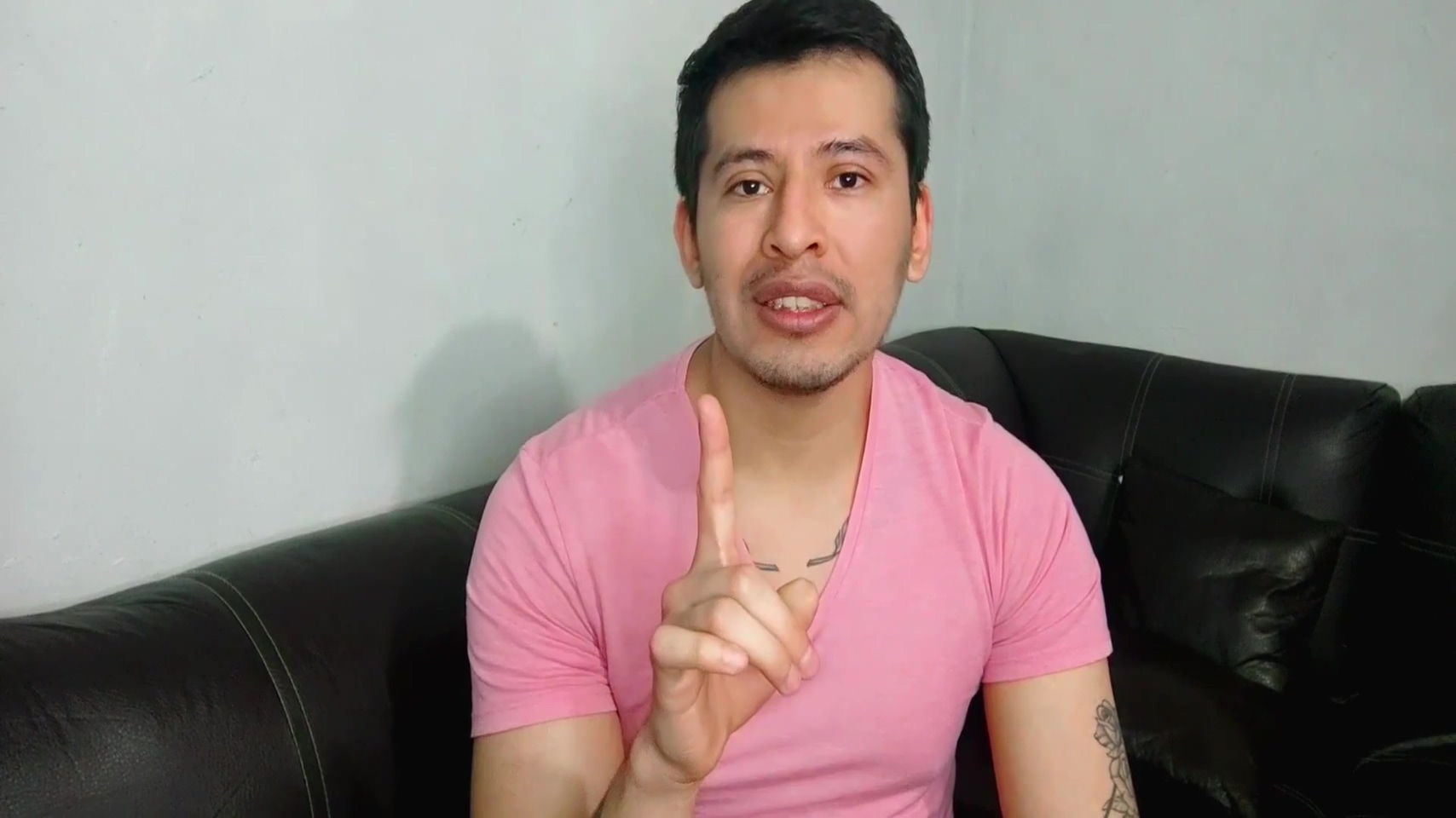 L A S, Hetero Curioso And Sexo Oral - Recibo Del Hijo De 21 Anos De A 3am En Sala ! Relato Sexual 19 Min