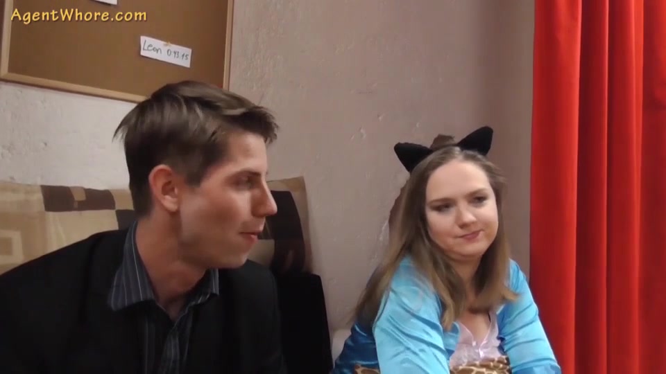 Youngie and a curvy agentwhore