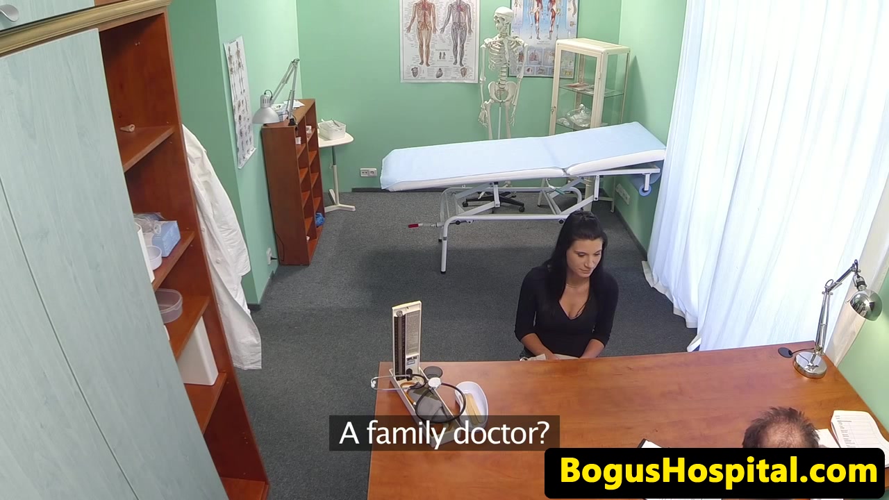 Bogus euro doctor doggystyle fucking patient