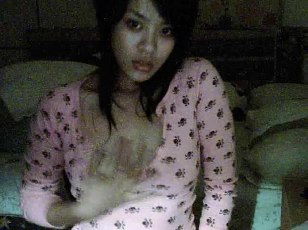 Suckable medium tits needs to be teased by me