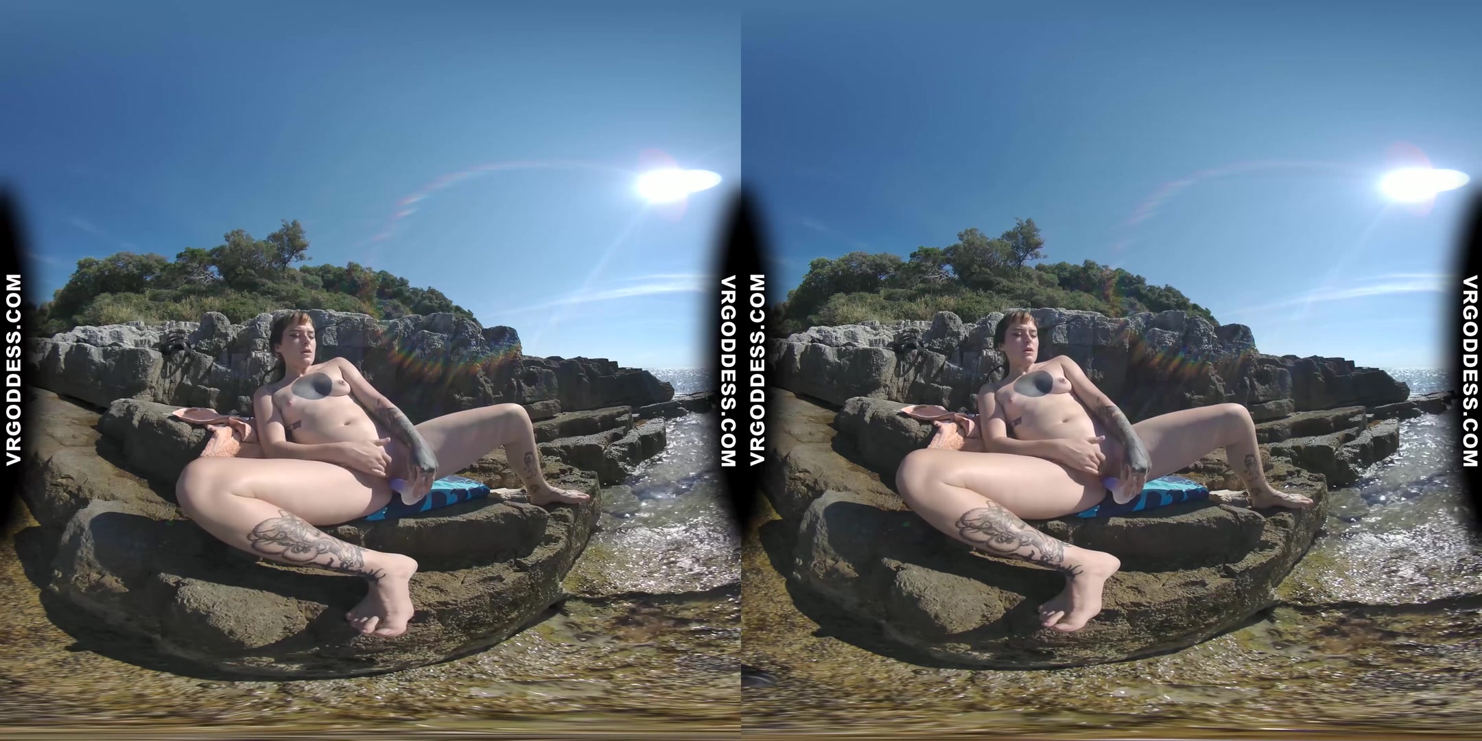 Tattoo Girl Brille Risky Public Beach Masturbation On Seaside Vacation