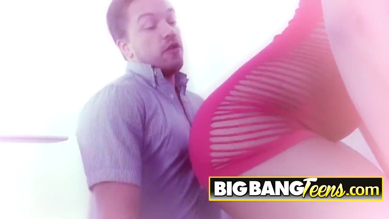 Hottie With Big Tits Pleasing Long Dick