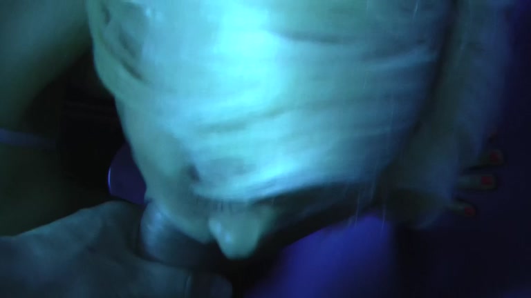 Pick up sex in the tanning salon