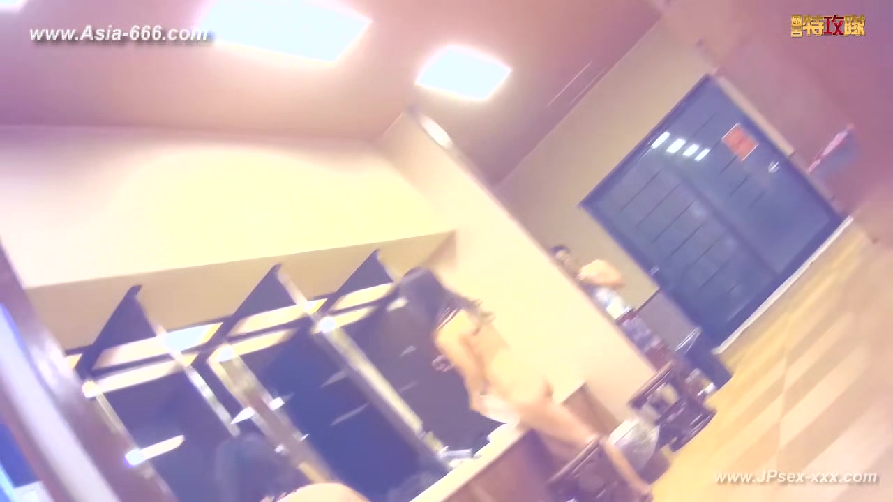 japanese public bathroom changeroom.92