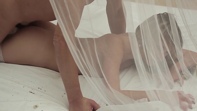 Sexy Cutie Piaff masturbates with showed in the baths