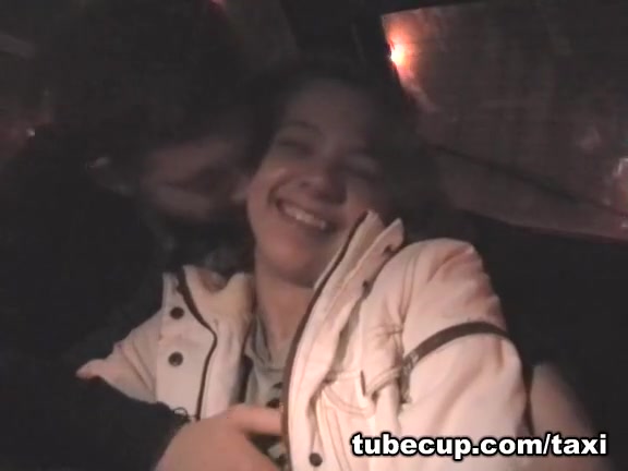 Girl willingly fucks man in taxi on the