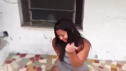 Ebony girlfriend shaking her thick ass in a sexy dance