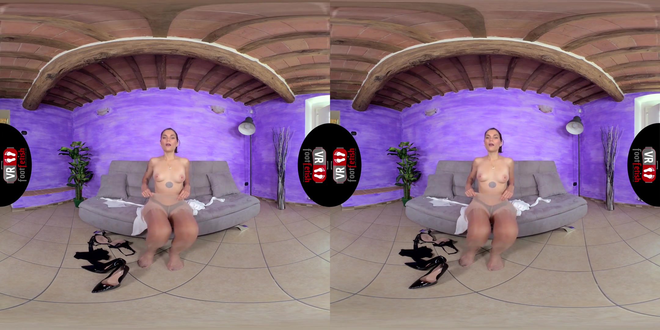 Dazzlingly Beautiful Chiara Tries On A Brand-New Pair Of Tights; Leg and Foot Fetish VR