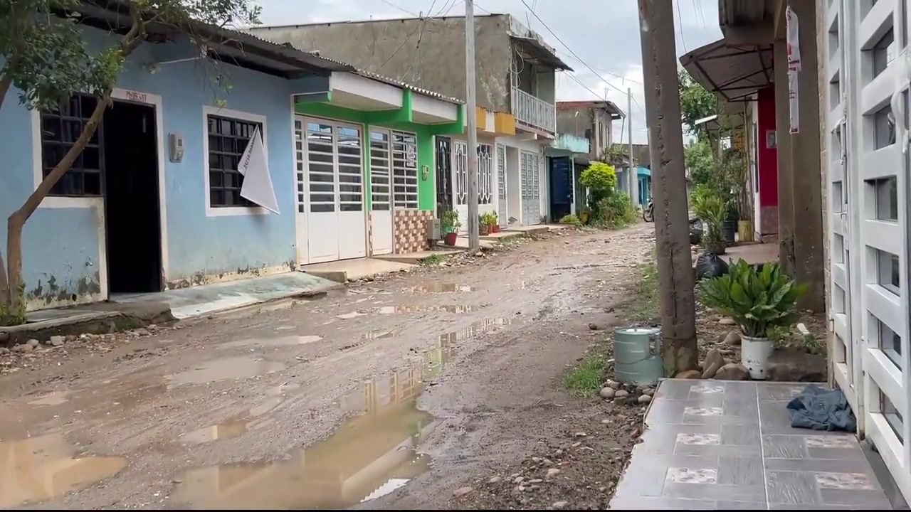 Mirando A Montando En Su Moto En Minifalda Y Sin Panty Nalgona Colombiana Follada Por Su Vecino 21 Min