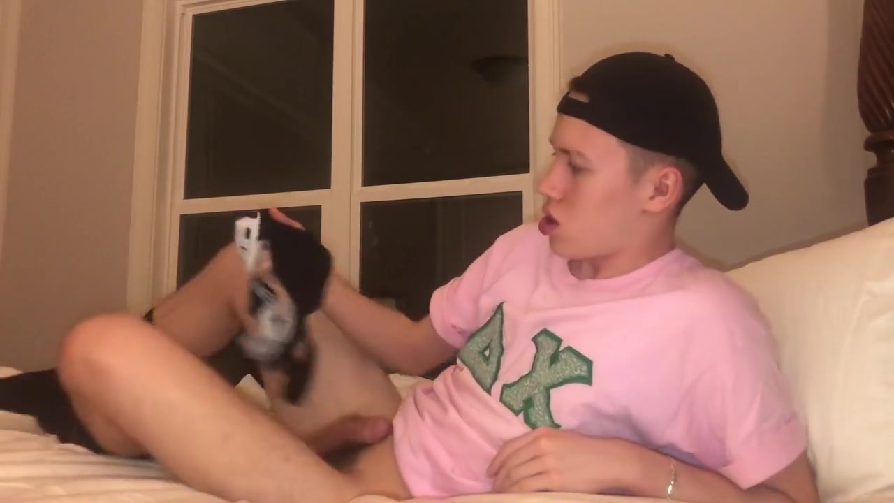 19 Year Old College Frat Boy Jesse Gold Fingers His Hairy Hole