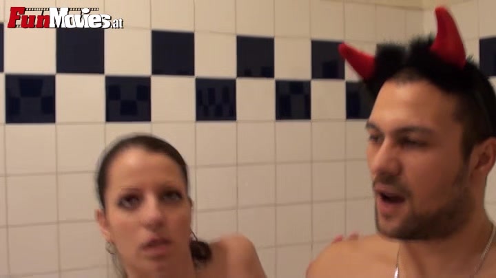 Jacuzzi Fucking - FunMovies