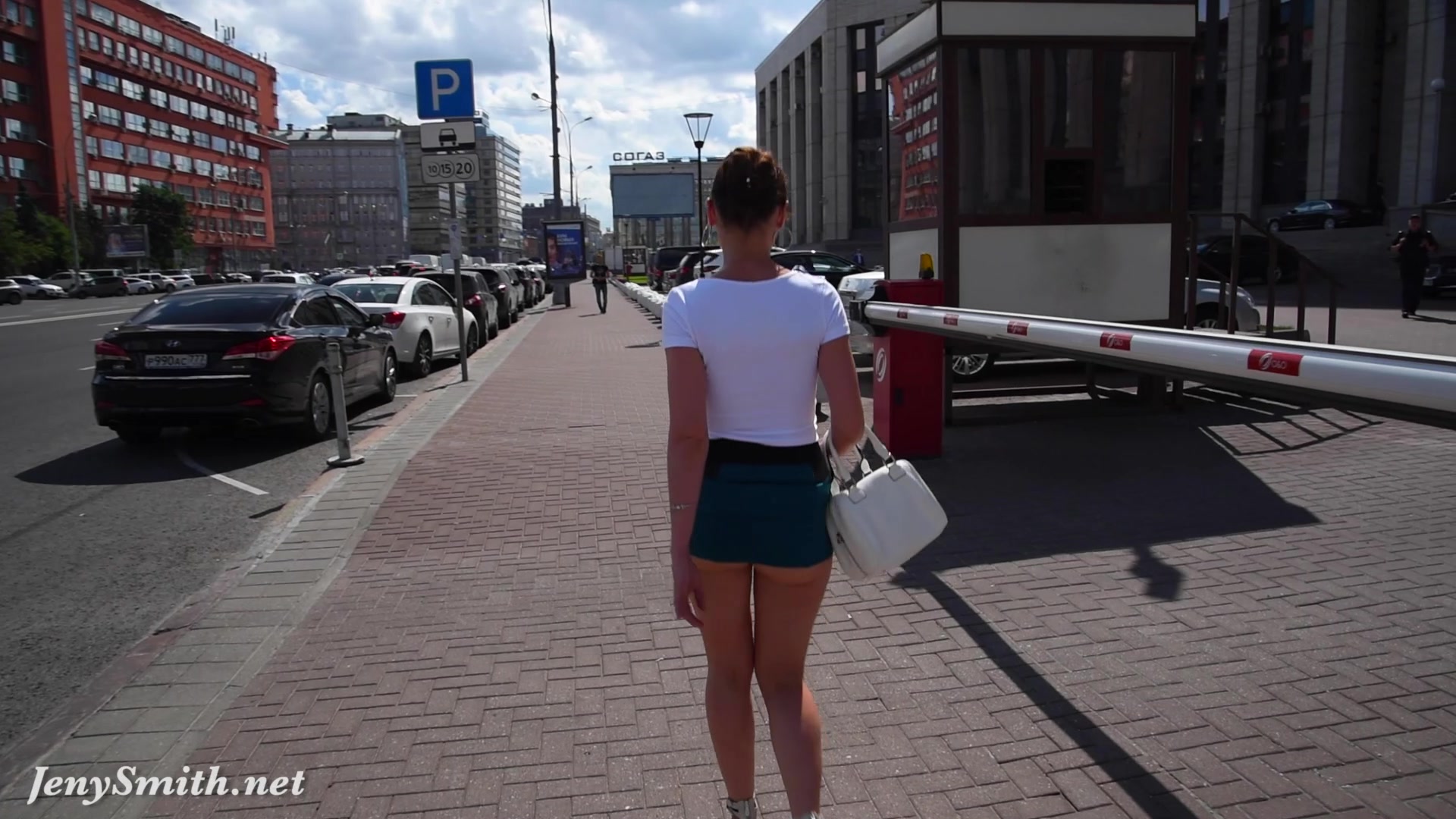 Jeny Smith - UpSkirt