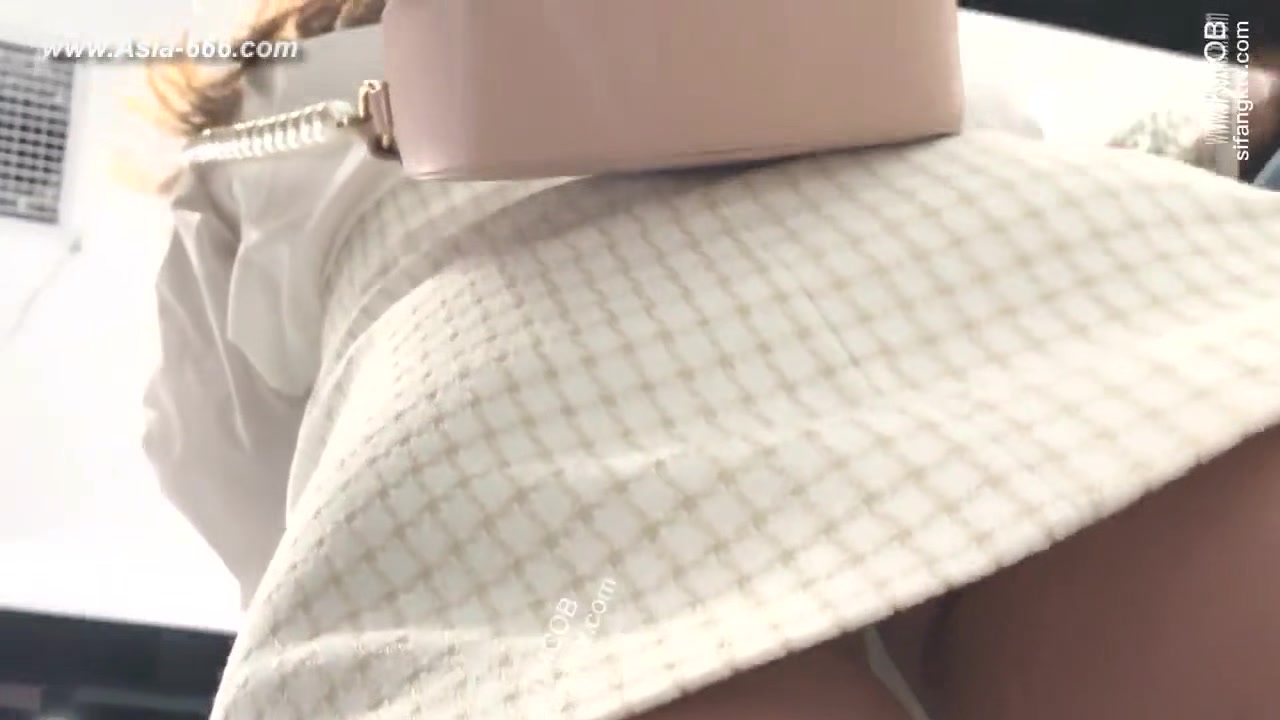 peeping chinese amateur upskirt.***