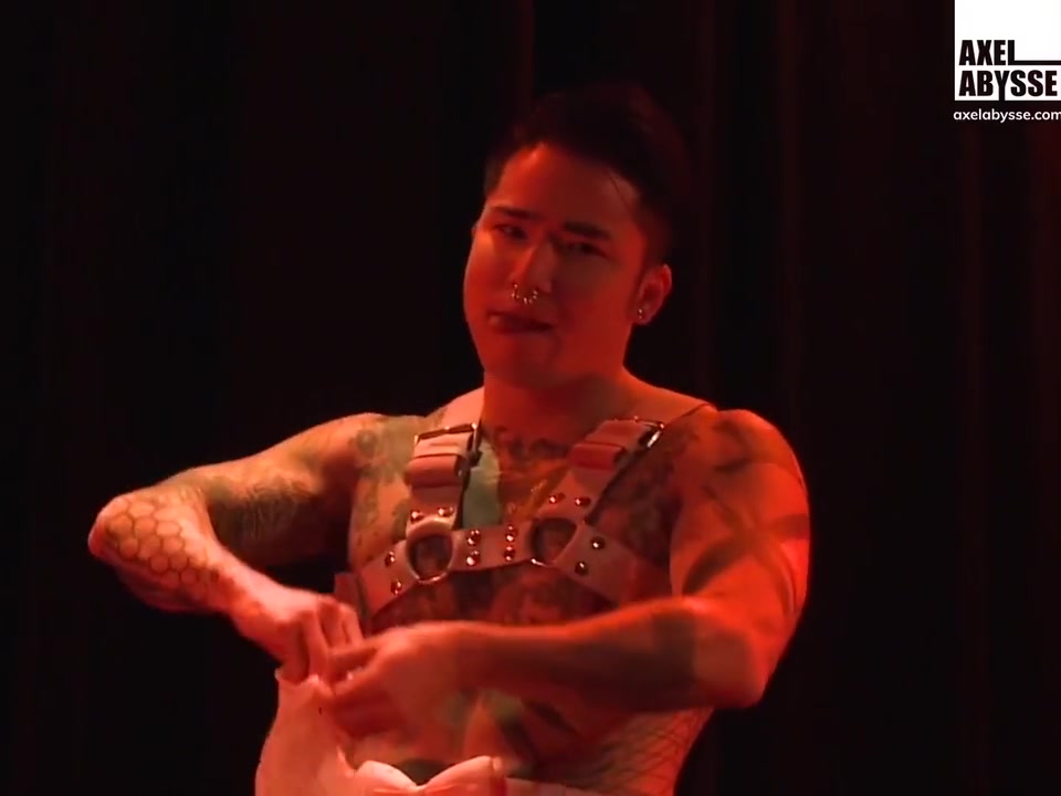 Yoshi Kawasaki And Axel Abysse - Demostrate Their Fisting Skills