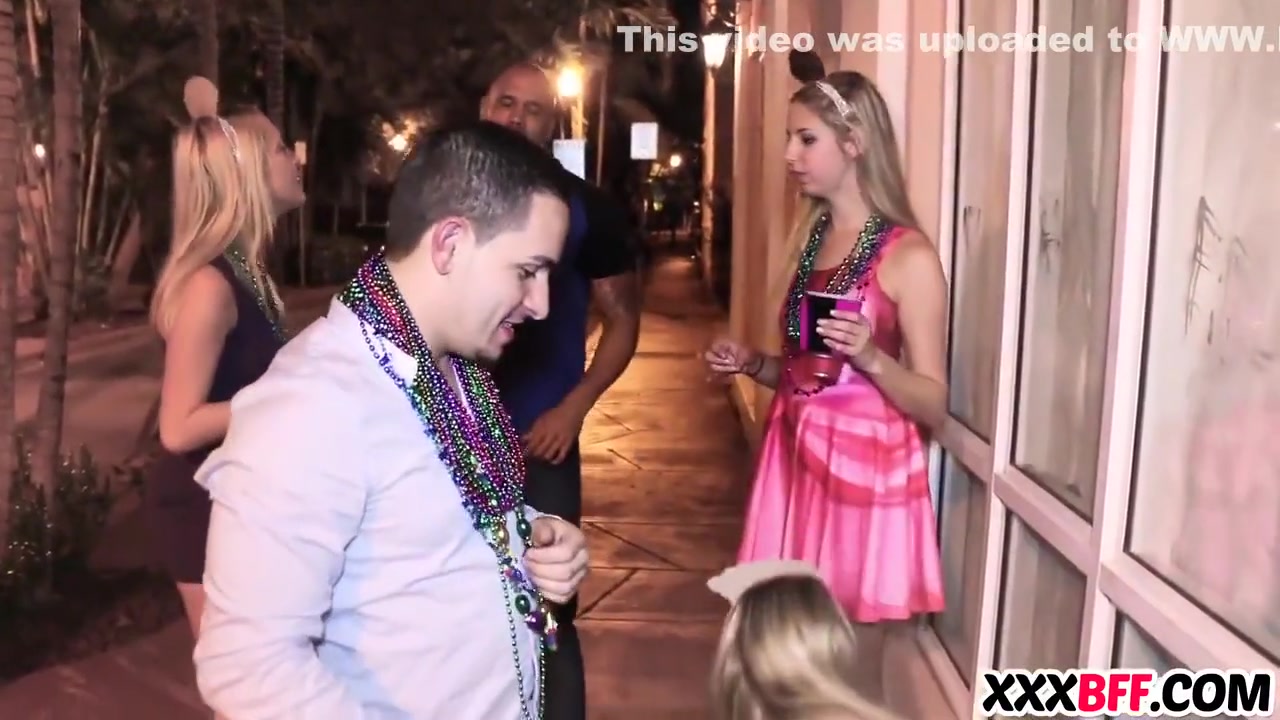 Mardi Gras In Sexy Friends Fuck At