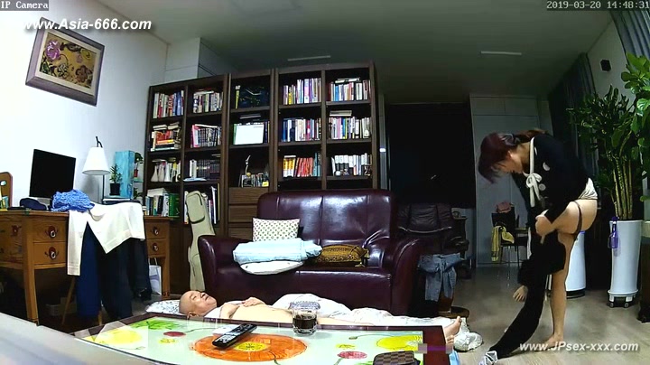 Hackers use the camera to remote monitoring of a lover's home life.387