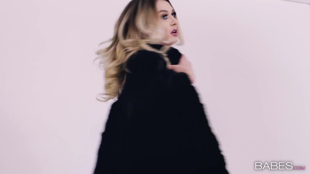 Natalia Starr & Mick Blue in Model Behavior - ElegantAnal