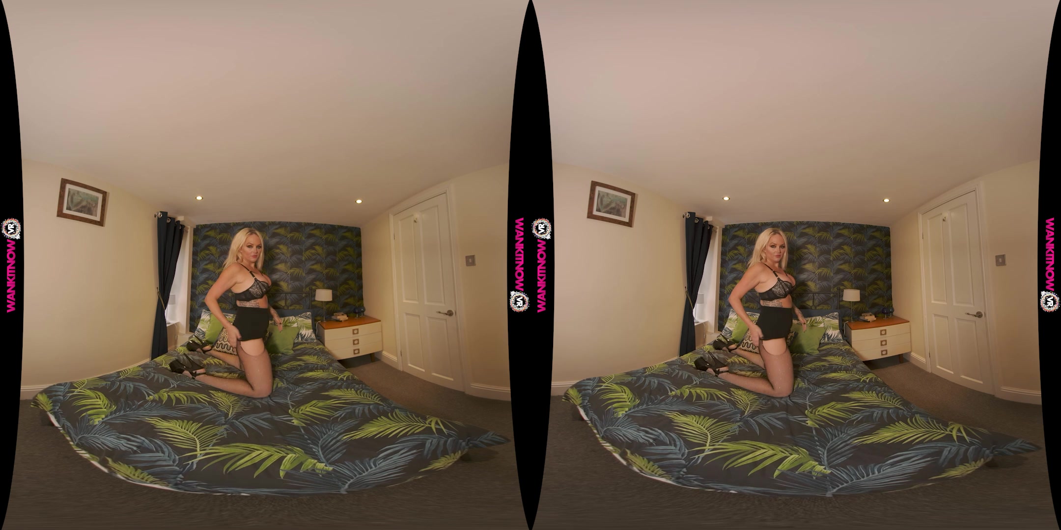 Come And Watch Me Play featuring Louise Lee - WankitNowVR