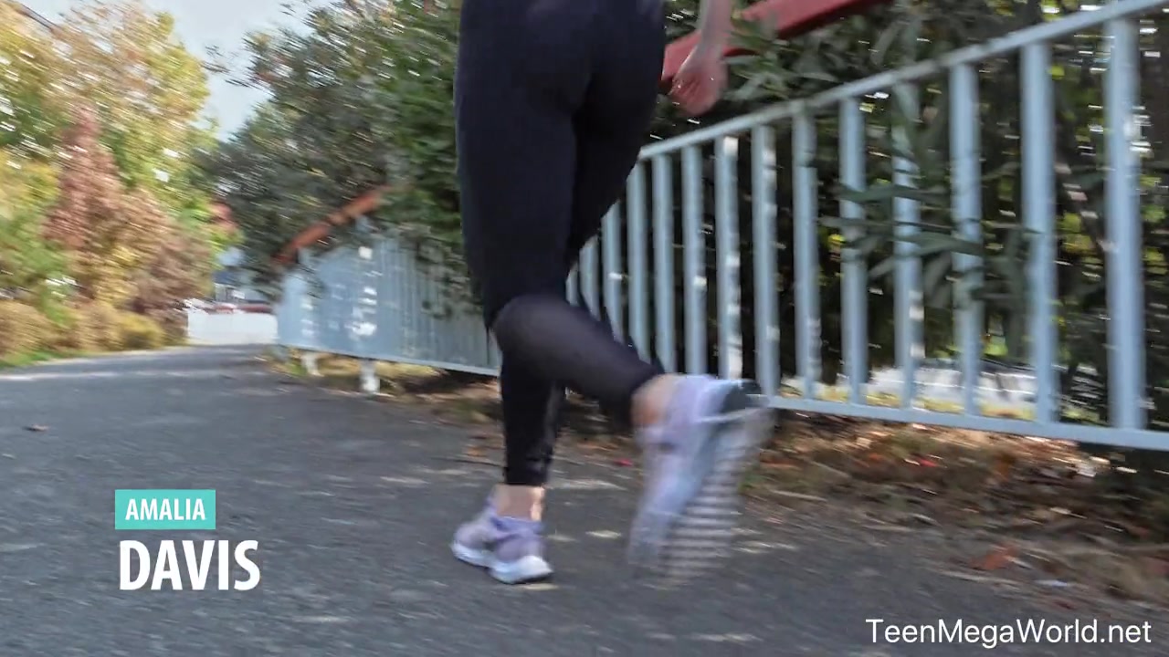 Everyday jogging ends with an orgasm - BeautyAngels