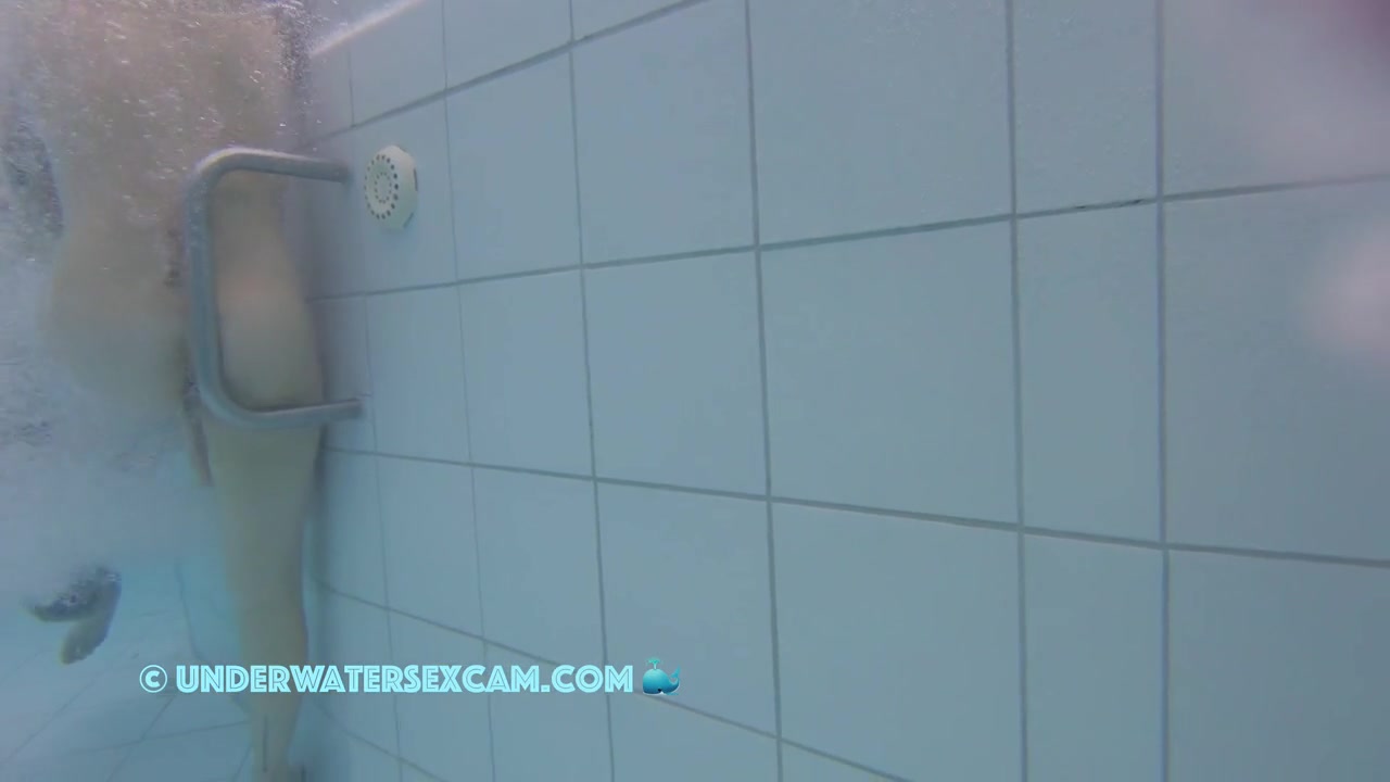In This Underwater Video We See A Lot Of Piercings And Tattoos