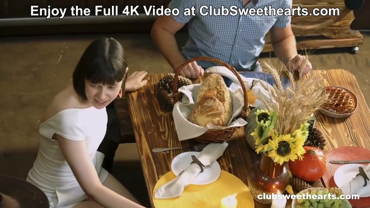 Thanksgiving Dinner Turns Into Fucking Fiesta By - Skye Young, Nicole Murkovski And Leo Dee