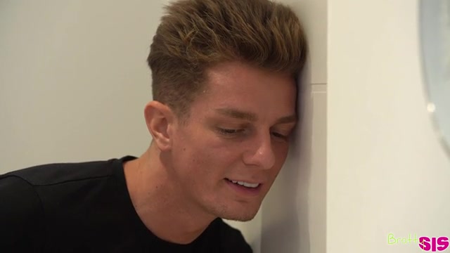 In My Stepsisters Bedroom - S26:E9 - Brattysis