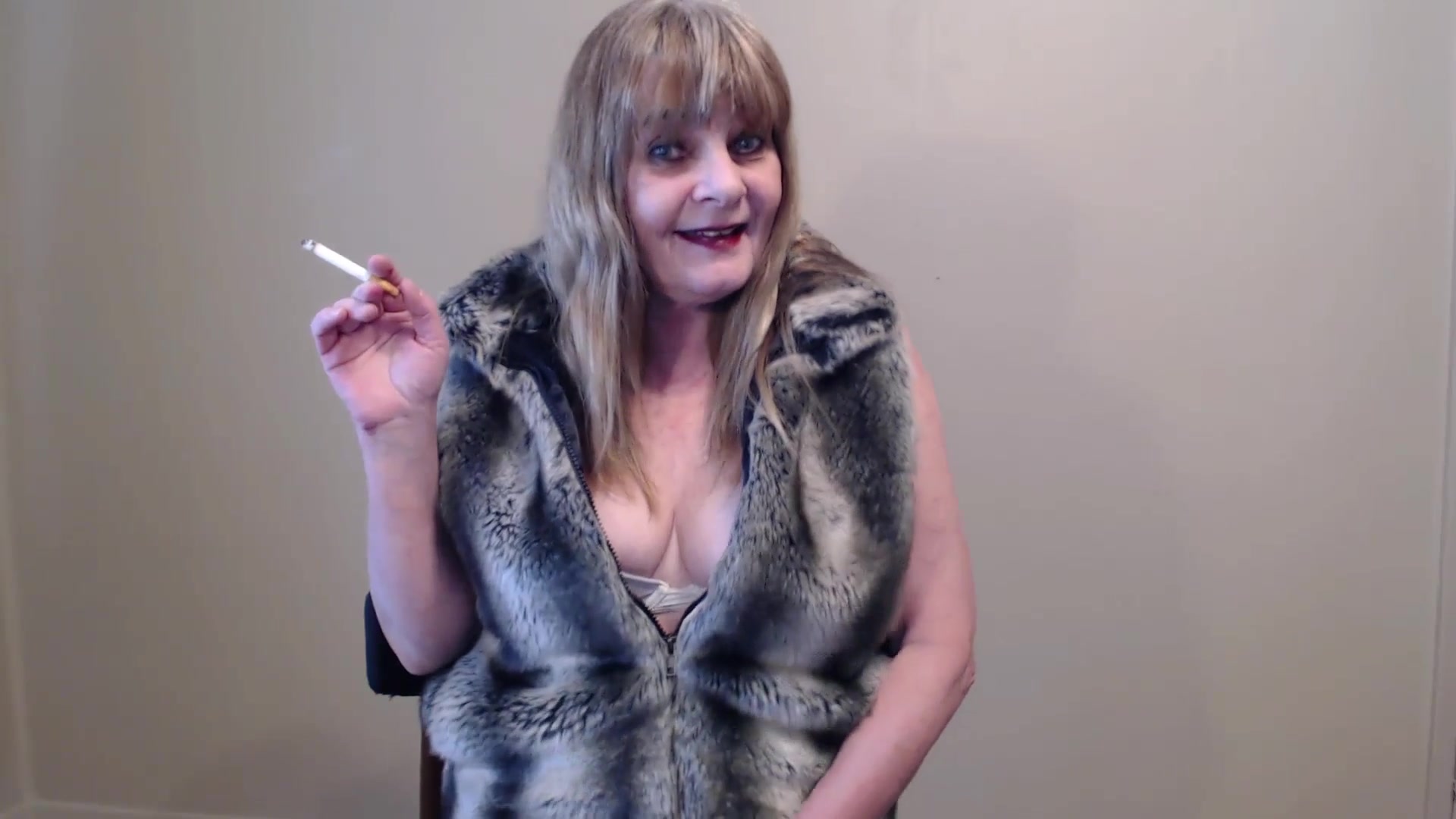 Smoking In A Fur Coat - TacAmateurs