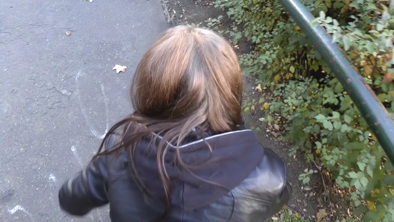 Public blowjob from a beauty