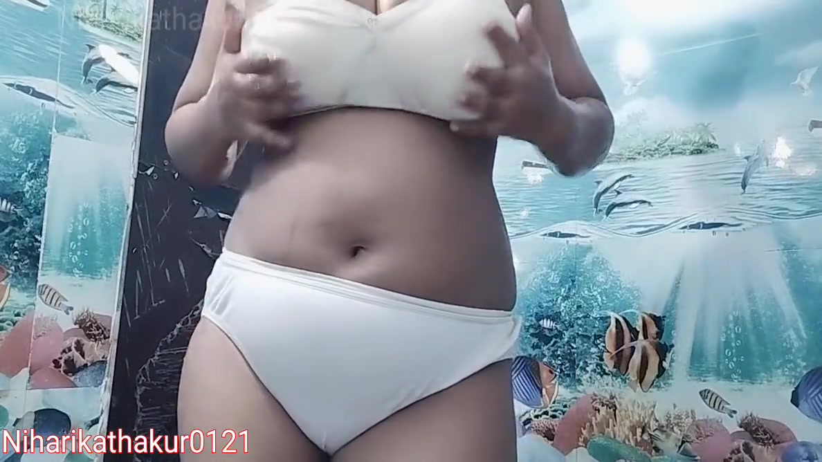 Pussy Bathing Time