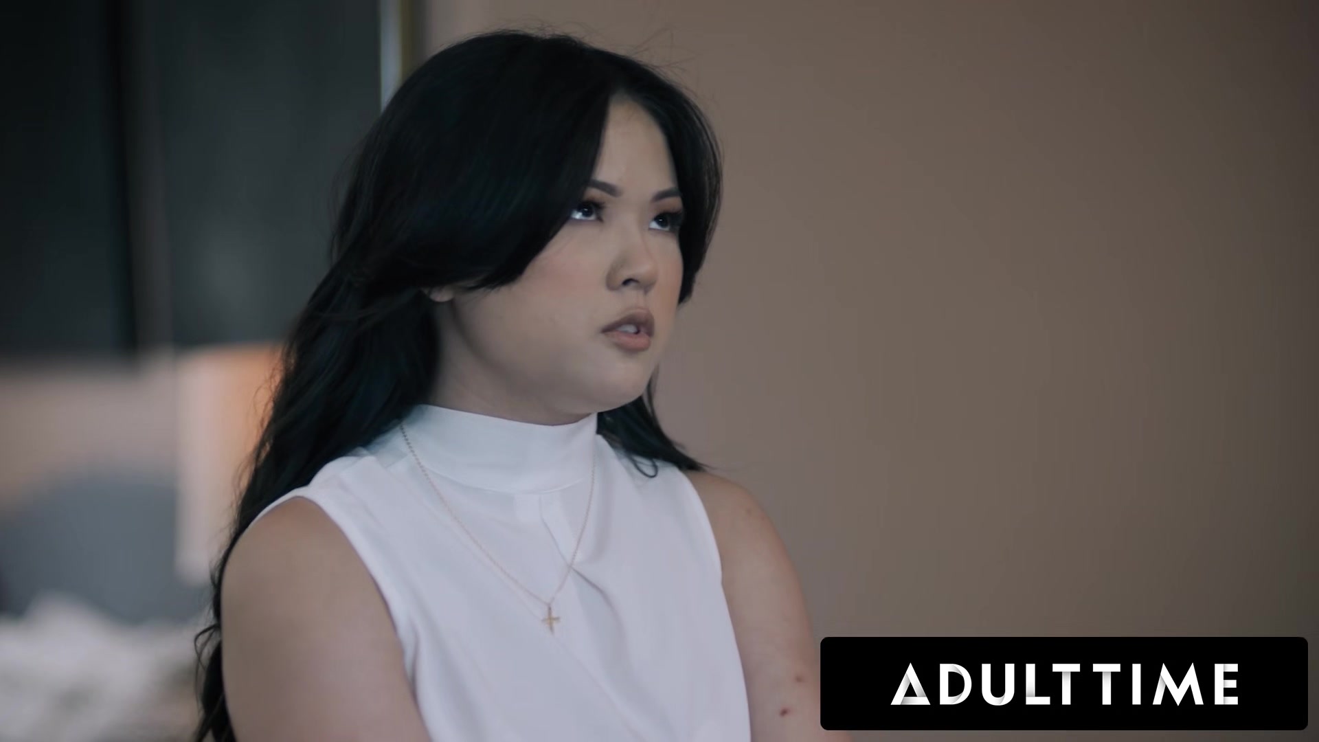 ADULT TIME - FEED ME Asian Lulu Chu's First Lesbian Experience With September Reign - 3