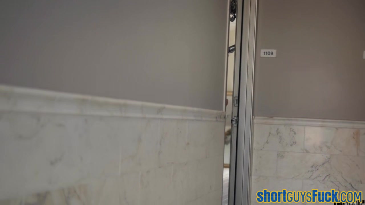Short uy fucks his cute GF at home in various positions