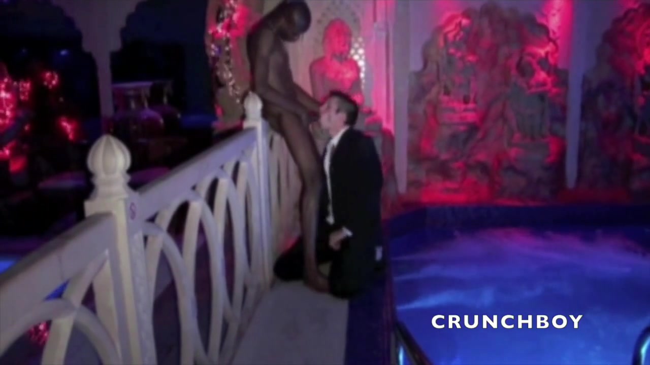 Slut ebony fucked by a worker in suit and class and common swimming pool - CrunchBoy