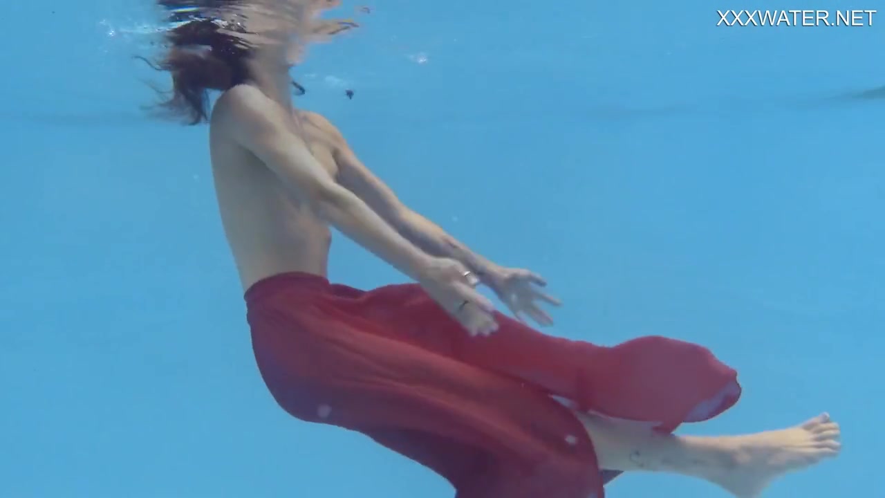 Hermione Ganger - Tiny Skinny Pornstar In The Pool